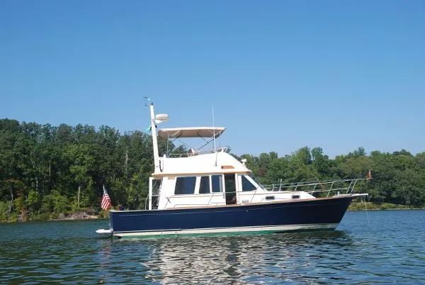 Slide: The Image of Sabreline 36 Flybridge Sedan 2003 - 0