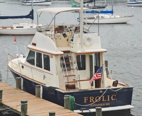 Slide: The Image of Sabreline 36 Flybridge Sedan 2003 - 1