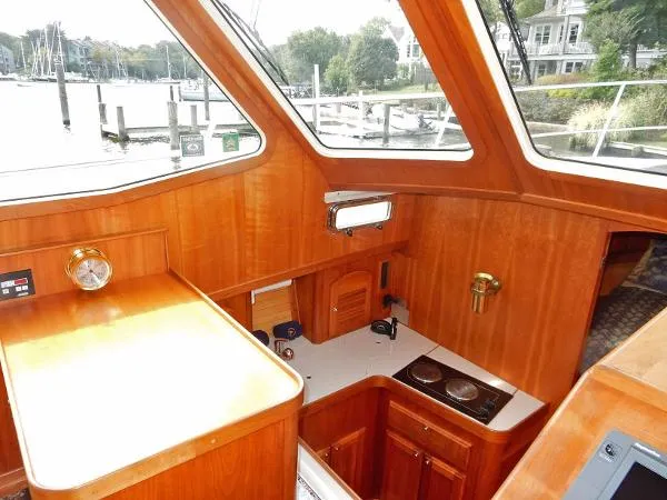 Slide: The Image of Sabreline 36 Flybridge Sedan 2003 - 11
