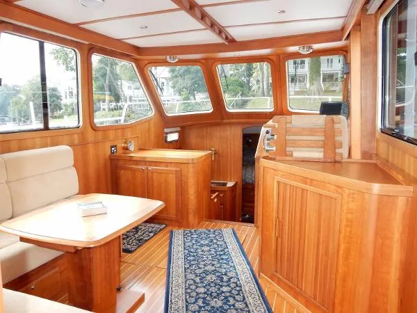 Slide: The Image of Sabreline 36 Flybridge Sedan 2003 - 5