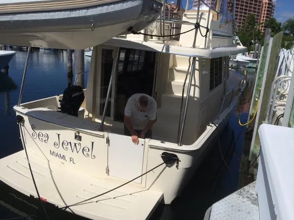 Slide: The Image of Mainship 400 Trawler 2007 - 2