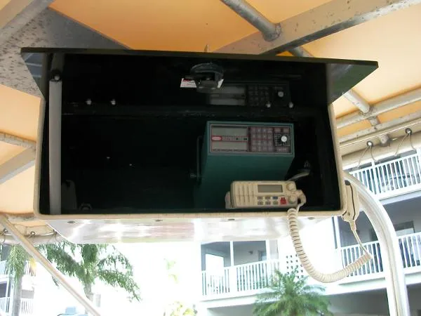Slide: The Image of Bertram 26 Sport Convertible 1984 - 11