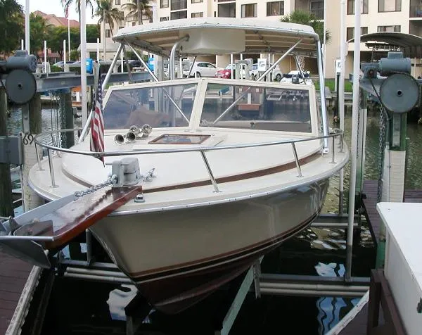 Slide: The Image of Bertram 26 Sport Convertible 1984 - 3