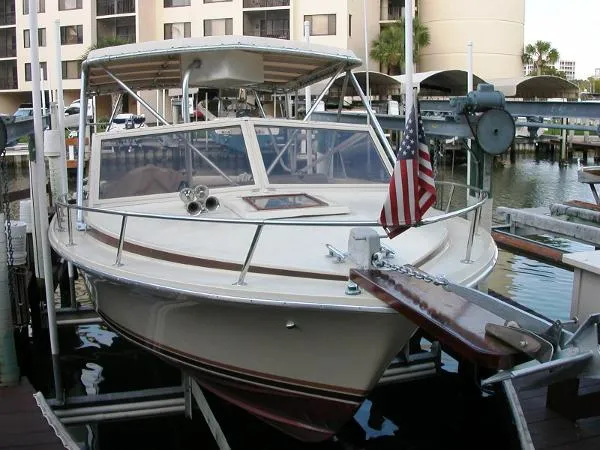 Slide: The Image of Bertram 26 Sport Convertible 1984 - 4
