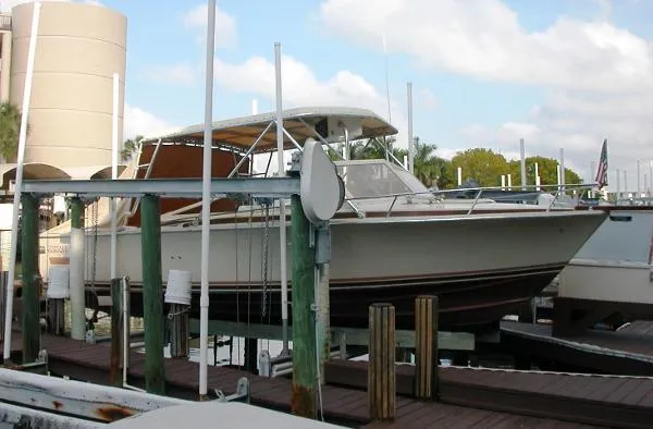 Slide: The Image of Bertram 26 Sport Convertible 1984 - 5