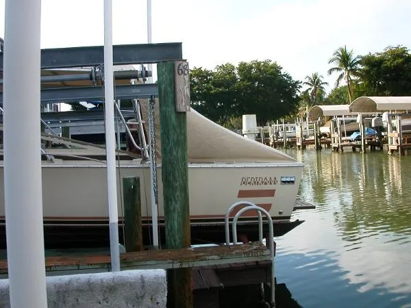 Slide: The Image of Bertram 26 Sport Convertible 1984 - 7