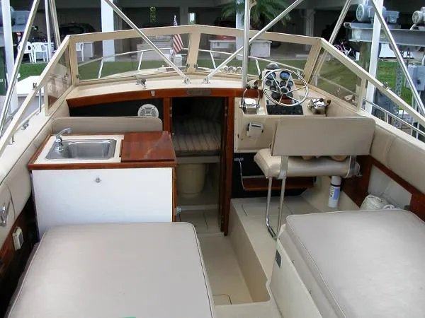 Slide: The Image of Bertram 26 Sport Convertible 1984 - 8