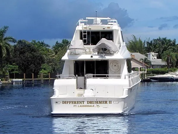 Slide: The Image of Lazzara Yachts Skylounge 1997 - 2