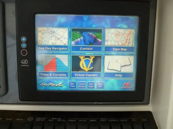 Slide: The Image of Sea Ray 50/52 Sedan Bridge 2005 - 11