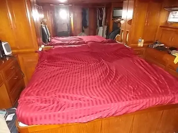 Slide: The Image of Ocean Alexander Cockpit Motor Yacht 1987 - 11