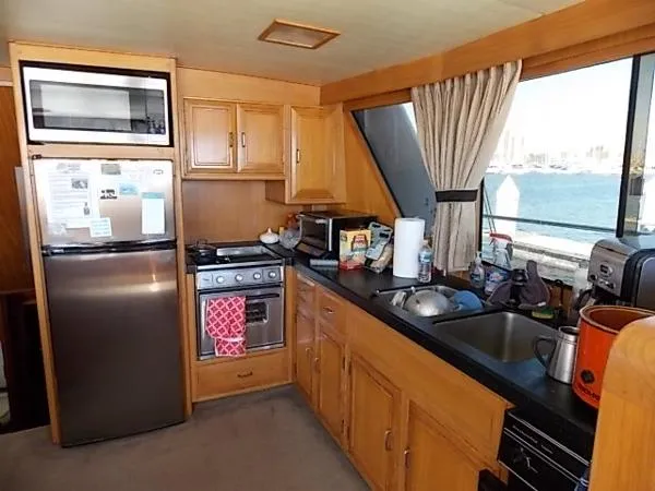Slide: The Image of Ocean Alexander Cockpit Motor Yacht 1987 - 7