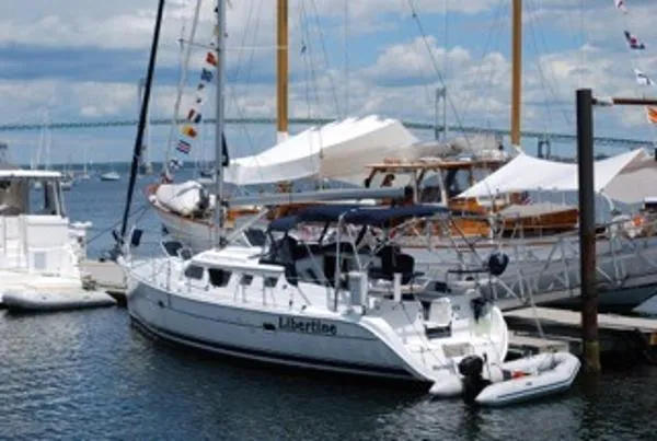 Slide: The Image of Hunter 44 Deck Salon 2006 - 3