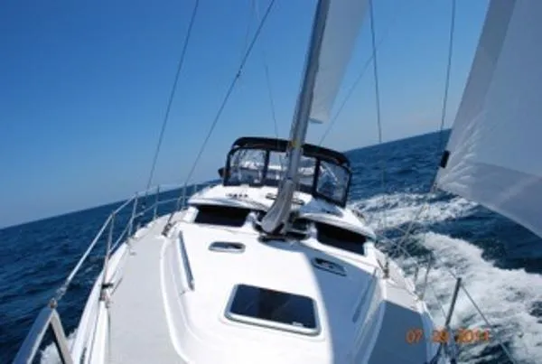 Slide: The Image of Hunter 44 Deck Salon 2006 - 4