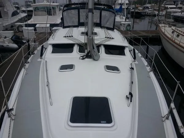 Slide: The Image of Hunter 44 Deck Salon 2006 - 8