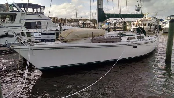 Slide: The Image of Catalina 42 Two cabin 1992 - 0