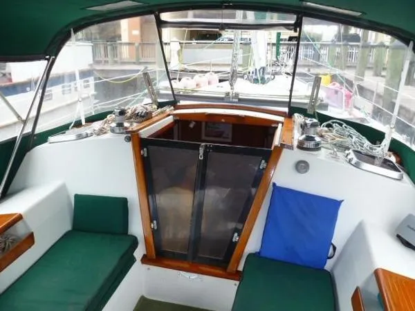 Slide: The Image of Catalina 42 Two cabin 1992 - 3