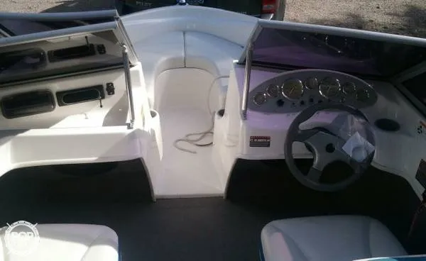 Slide: The Image of Bayliner F17 Flight Series 2007 - 5