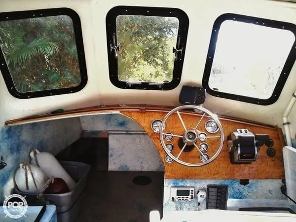 Slide: The Image of Maui Custom 25 Power Catamaran 2005 - 4