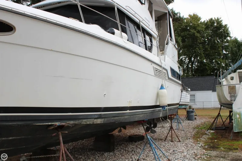Slide: The Image of Carver Yachts 350 Aft Cabin 1993 - 10
