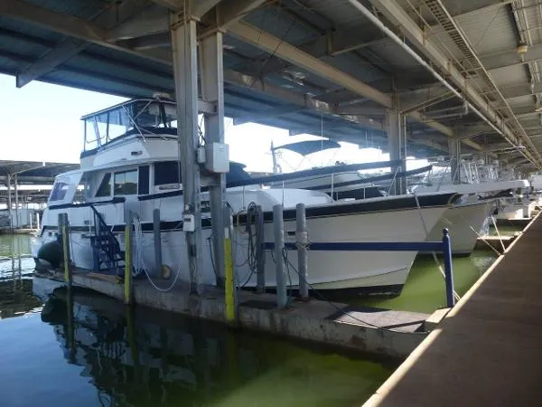 Slide: The Image of Hatteras 58 Yacht Fisherman 1972 - 1