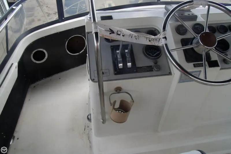 Slide: The Image of Carver Yachts 3807 AC Motoryacht 1987 - 11