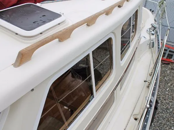Slide: The Image of Pacific Seacraft Pilothouse 32 1994 - 10