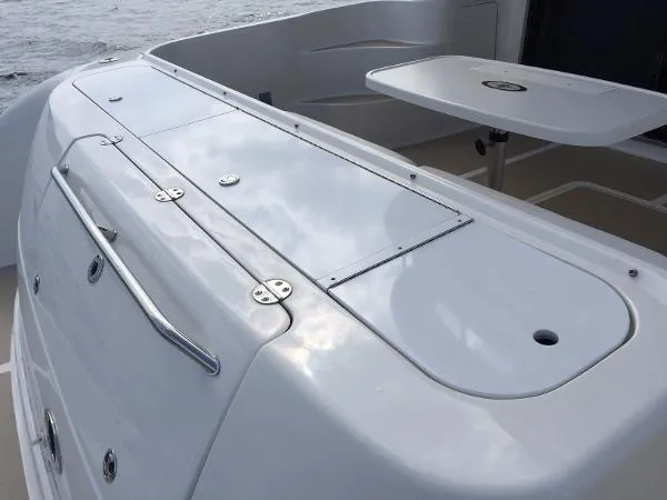 Slide: The Image of Sea Ray 580 Sedan Bridge 2005 - 11