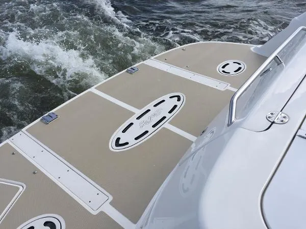 Slide: The Image of Sea Ray 580 Sedan Bridge 2005 - 8