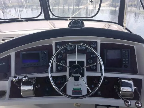 Slide: The Image of Carver Yachts 33 Super Sport 2005 - 1