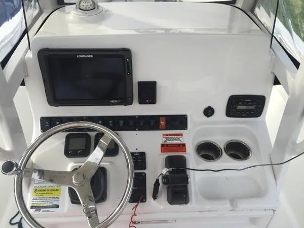 Slide: The Image of Sea Hunt 235 Ultra 2015 - 10
