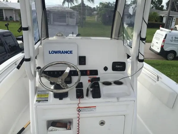 Slide: The Image of Sea Hunt 235 Ultra 2015 - 9