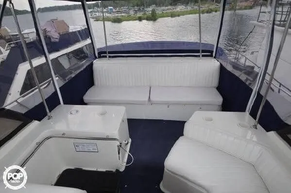Slide: The Image of Carver Yachts 3297 Mariner 1989 - 5