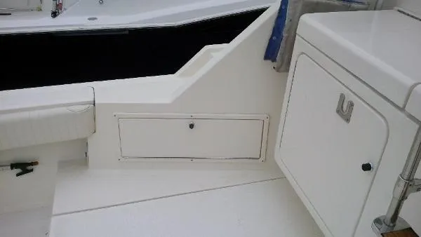 Slide: The Image of Tiara 33 FLYBRIDGE 1986 - 4