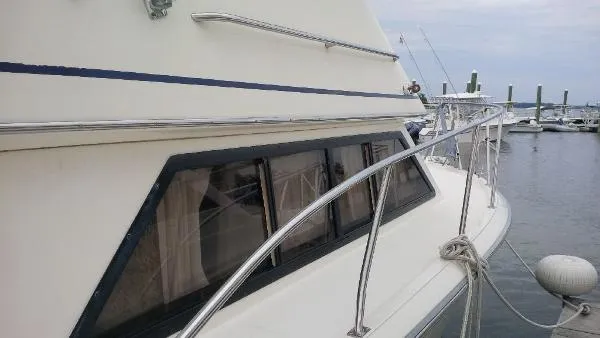 Slide: The Image of Tiara 33 FLYBRIDGE 1986 - 7