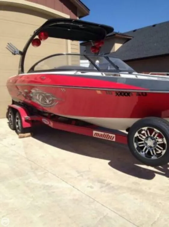Slide: The Image of Malibu 21 Wakesetter VLX 2006 - 2