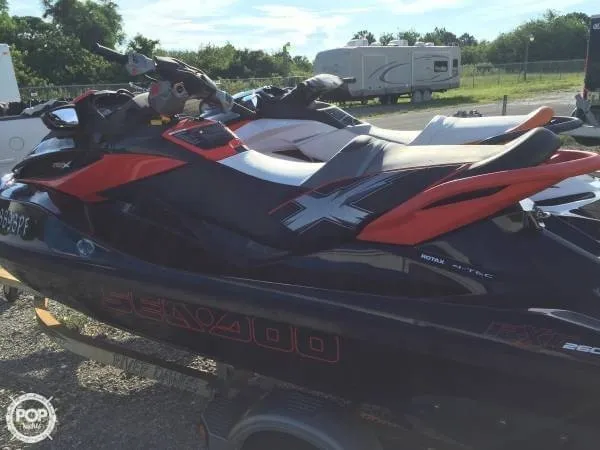 Slide: The Image of Sea-Doo RXT 260 and GTI 130 2011 - 7