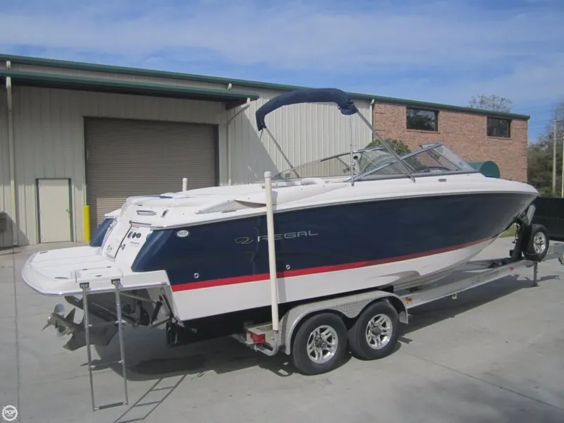 Slide: The Image of Regal 2700 Bowrider 2008 - 3