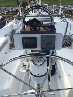 Slide: The Image of Catalina 28 MK II 2000 - 4