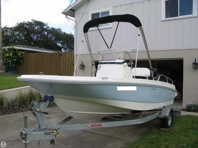 Slide: The Image of Boston Whaler 170 Dauntless 2014 - 6