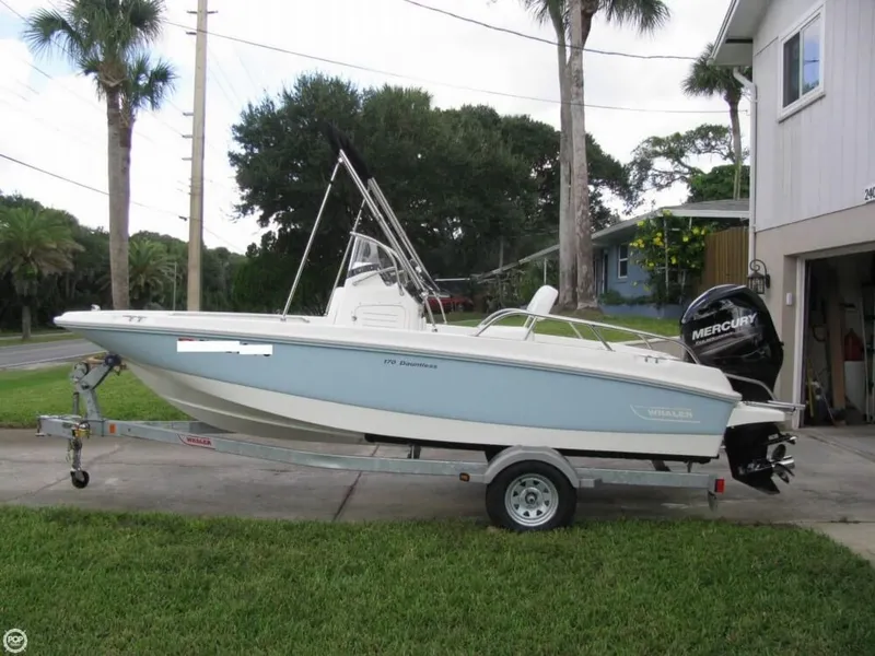 Slide: The Image of Boston Whaler 170 Dauntless 2014 - 8