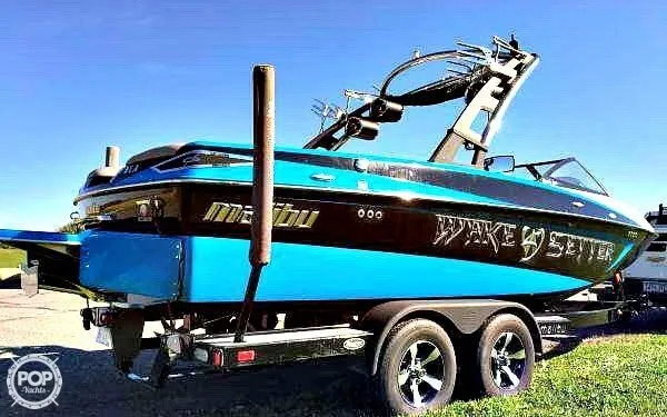 Slide: The Image of Malibu Wakesetter 21 VLX 2013 - 2