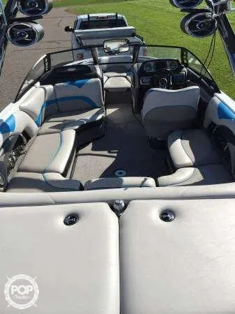 Slide: The Image of Malibu Wakesetter 21 VLX 2013 - 8