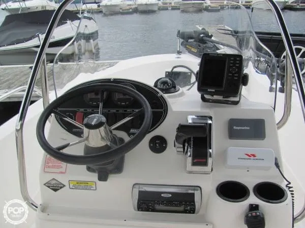 Slide: The Image of Boston Whaler Dauntless 180 2004 - 4