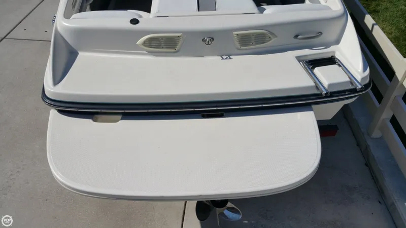 Slide: The Image of Bayliner 205 BR 2006 - 9