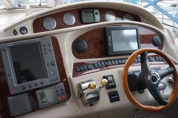 Slide: The Image of Sea Ray 480 Motor Yacht 2004 - 4