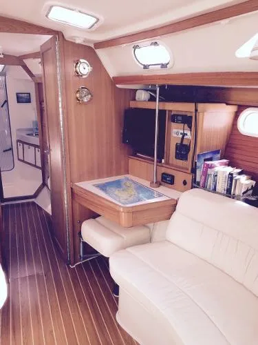 Slide: The Image of Catalina 42 MkII 2005 - 11