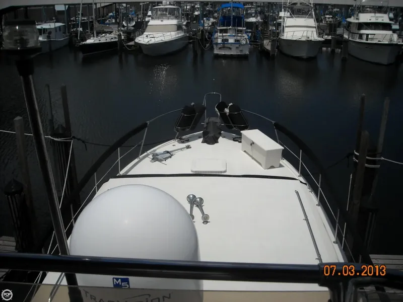 Slide: The Image of Hatteras 43 Double Cabin Motor Yacht 1977 - 10
