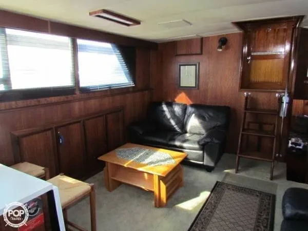 Slide: The Image of Hatteras 43 Double Cabin Motor Yacht 1977 - 5