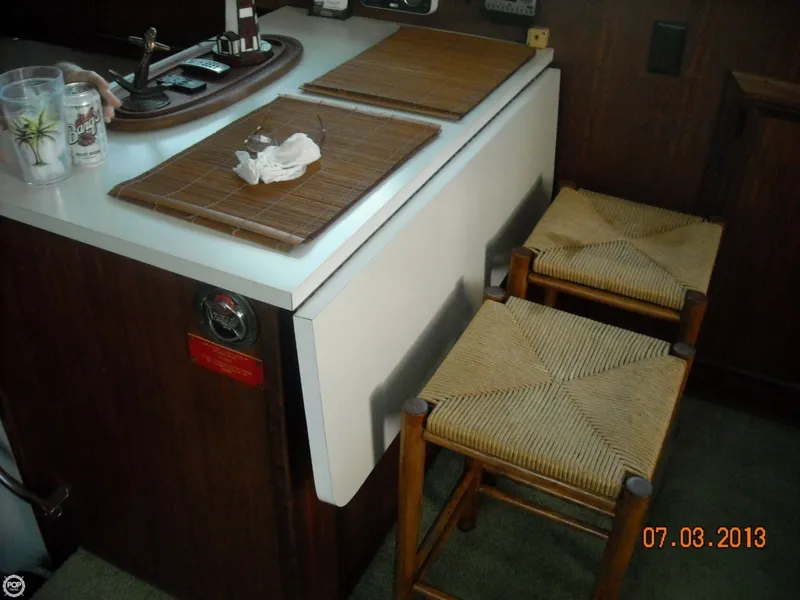 Slide: The Image of Hatteras 43 Double Cabin Motor Yacht 1977 - 7
