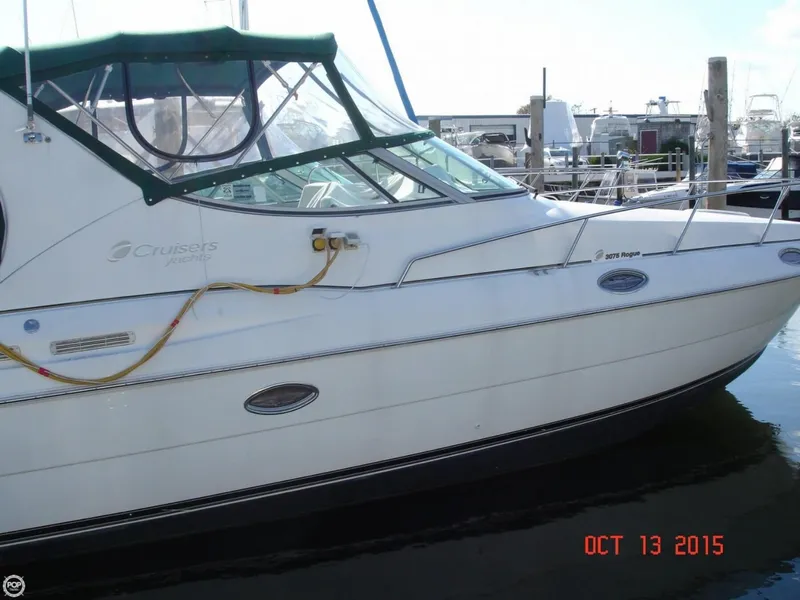 Slide: The Image of Cruisers 3075 Rogue Express Cruiser 1999 - 7
